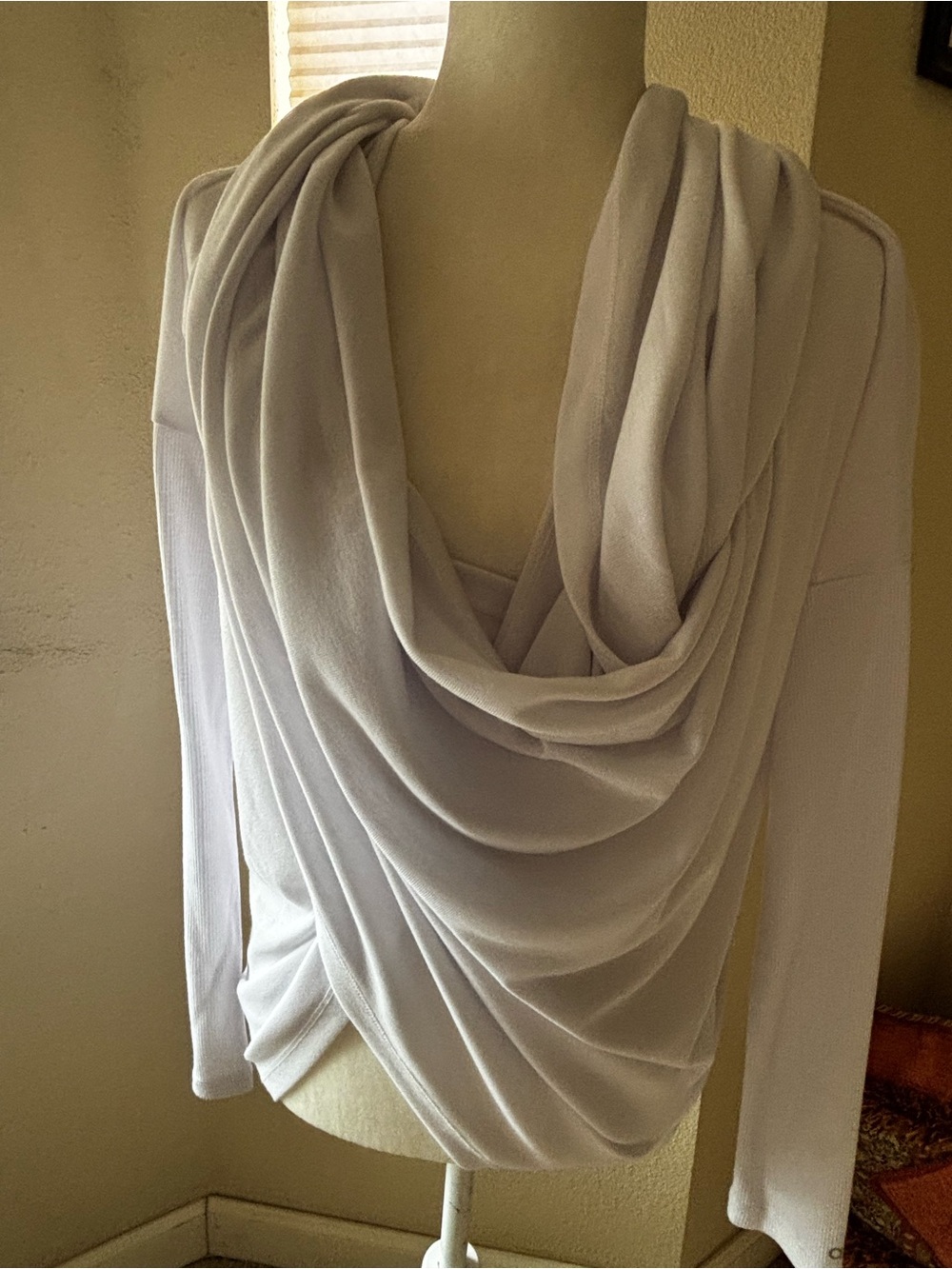 AlLO yoga Sweater Convertible. Sz. Med.
